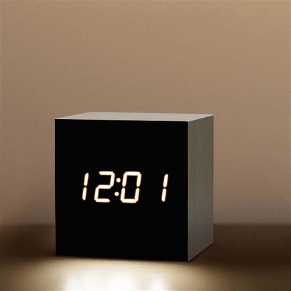 Square Digital LED Alarm Clock - đánh giá và giá Led Desk Clock